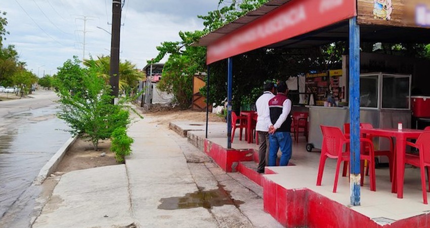 Suspende COEPRIS 28 puestos semifijos con venta de alimentos en La Paz
