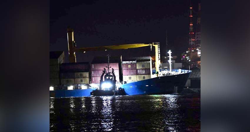 Se escora el buque Chiapas Star en el puerto de Mazatlán
