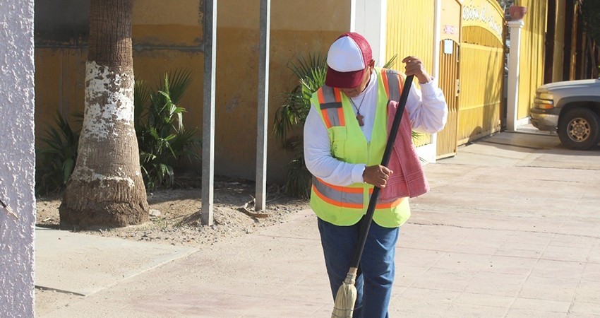 Implementará Servicios Públicos cuadrillas de barrido masivo en La Paz