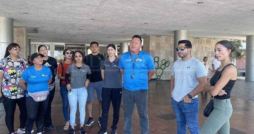 Se inconforman maestros de física; les quieren dar plaza en Mulegé, con un pago de 2 mil 500