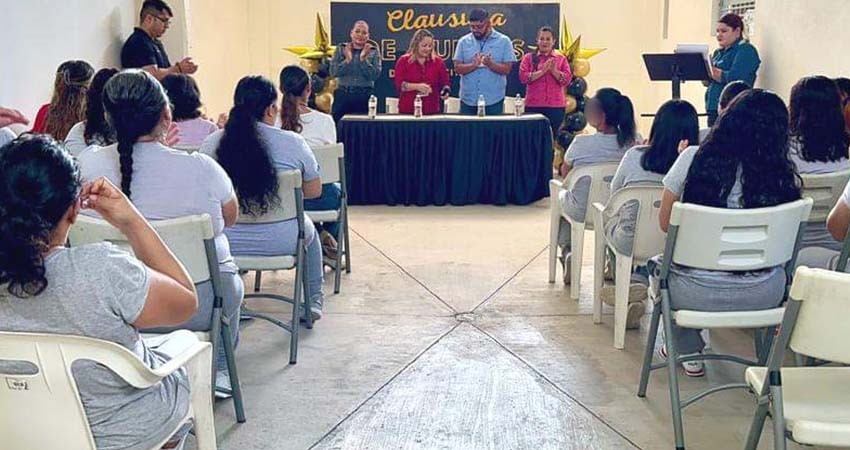 Contribuye Ayto de La Paz en la reintegración económica de internas del CERESO