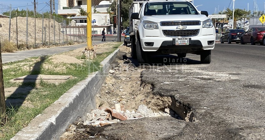 Denuncia: Tenemos 2 meses con una zanja que el Ayuntamiento no atiende llamado
