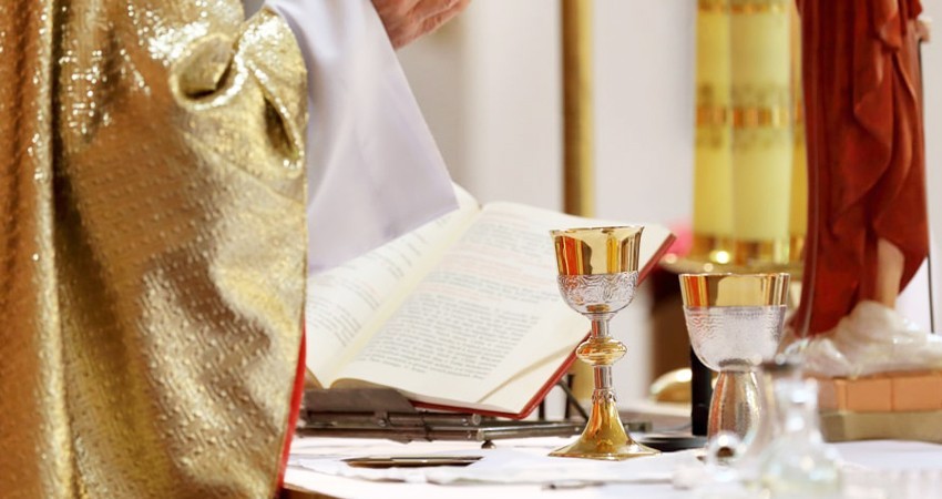 Iglesia alerta a feligreses sobre proliferación de sacerdotes falsos