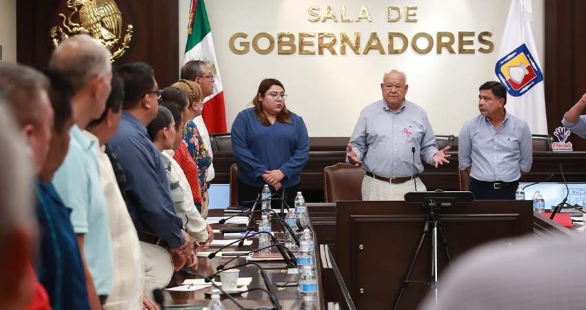 Acuerdan gobierno de BCS y transportistas de Los Cabos, sistema de supervisión y regulación para transporte turístico