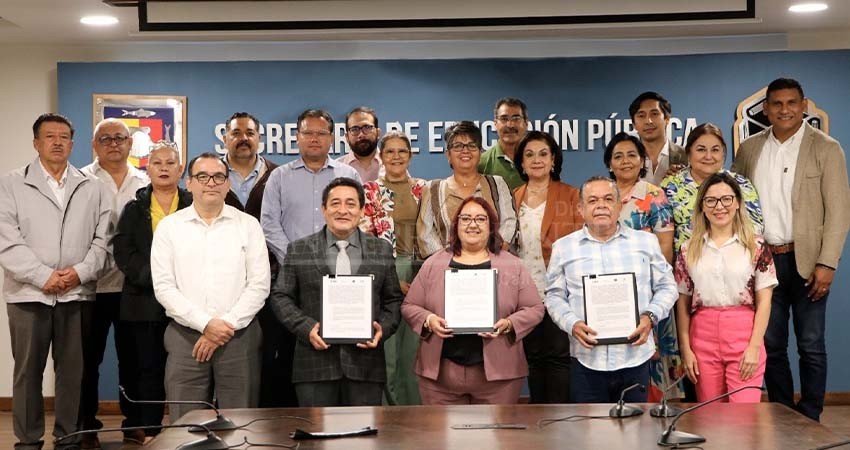Firman convenio de colaboración el IEE de BCS, INE de BCS la SEP en la entidad