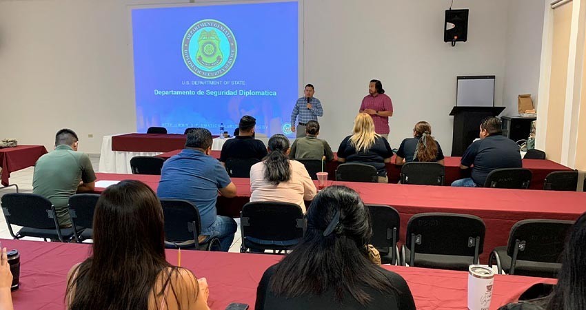 Se capacita personal de la PGJE en detección de impostores y documentos falsos