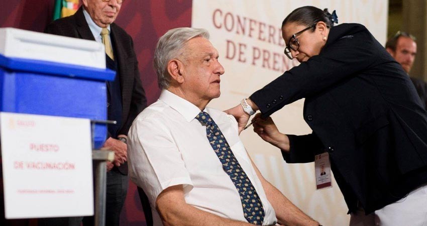 López Obrador se vacuna contra influenza y covid-19 con Abdala
