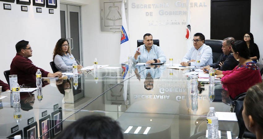 Atiende gobierno del estado a personal docente y administrativo de la Normal Superior