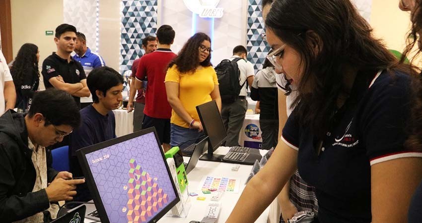 Exitosa Feria Educativa de la UABCS