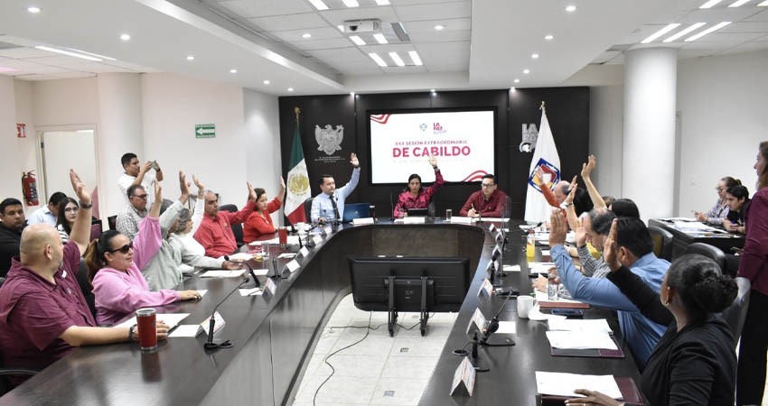 Anuncia la alcaldesa de La Paz entrega de bono navideño a empleados de confianza