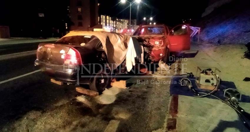 Mueren tres personas durante accidente automovilístico en Transpeninsular