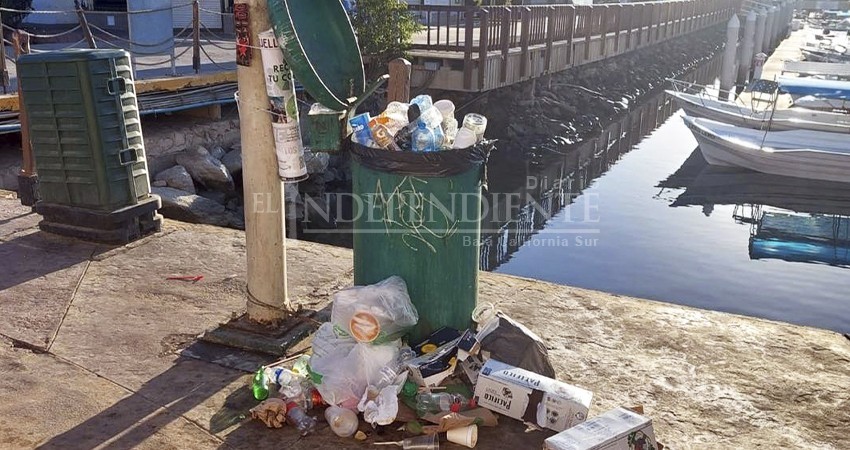 Basura, aguas negras y semáforos sin funcionar, afectan al turismo de Los Cabos