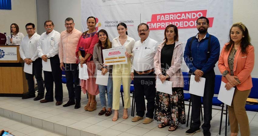 Con una inversión de 100 mil pesos, entregan capital semilla a jóvenes emprendedores