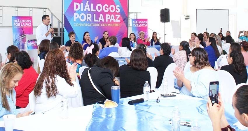 Diputado Rigo Mares lleva a cabo mesas de trabajo con mujeres de La Paz