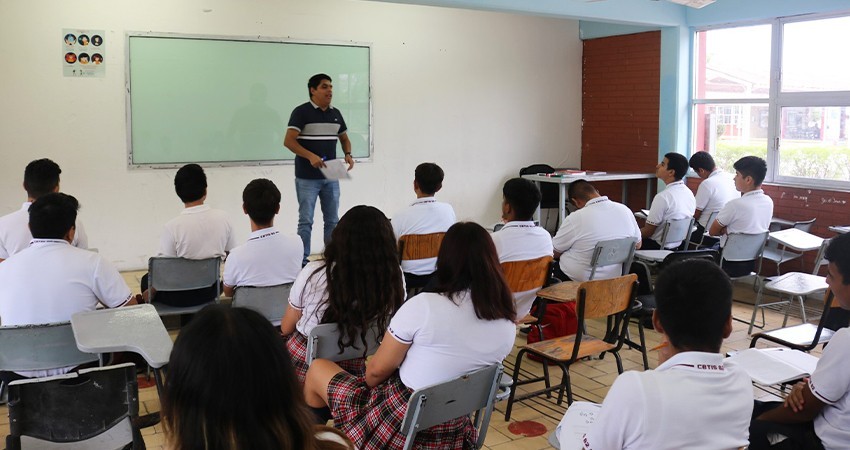 87 por ciento de estudiantes de preparatoria en BCS avanzan al nivel superior