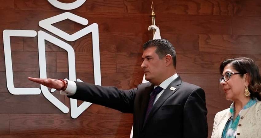 Eligen en Inai a Adrián Alcalá como nuevo presidente