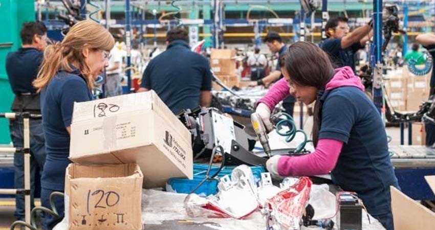 Gobierno pide no despedir trabajadores en diciembre para recontratarlos en enero
