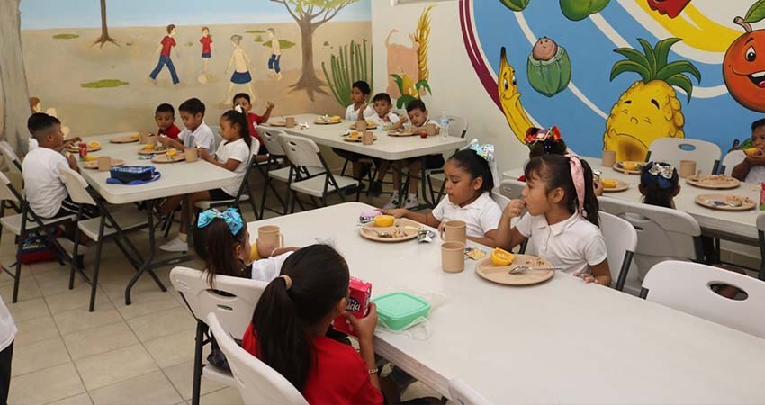 Más de 10 mil alumnos de primaria reciben desayunos calientes