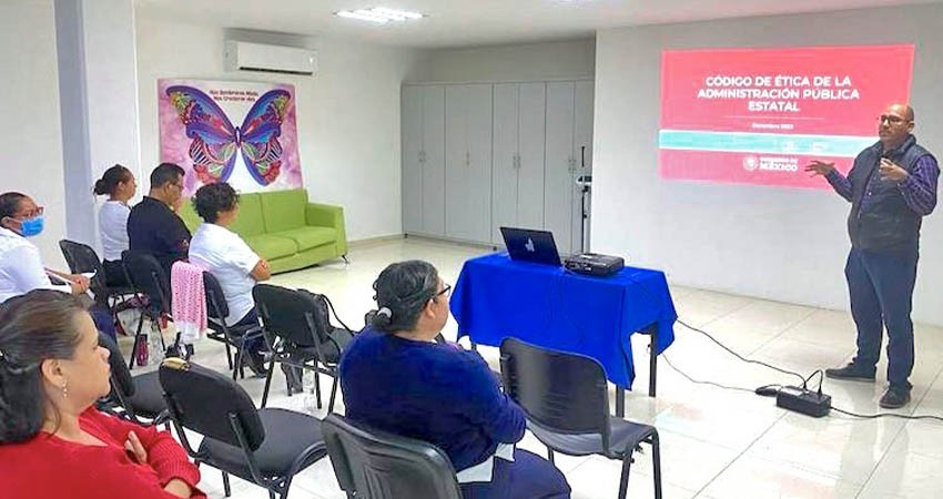 Capacitó salud a personal de la jurisdicción sanitaria La Paz sobre el código de conducta