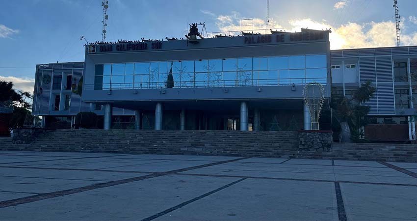 Iniciarán trabajadores de gobierno del estado periodo vacacional; permanecen guardias y atención a usuarios