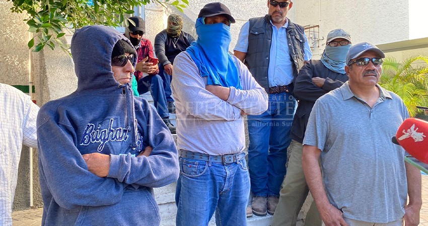 Continúan las acciones de bloqueo para lograr su pago los trabajadores del Piojillo