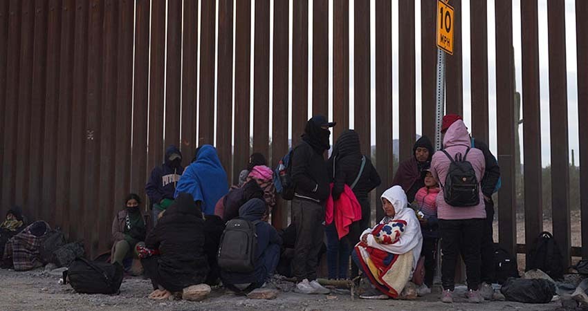 Presentan demanda contra ley de Texas que permite expulsar migrantes