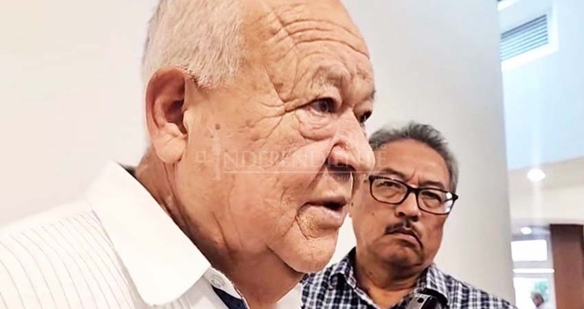 Pide gobernador de BCS que ya no se dejen pasar a México a más autos chocolate