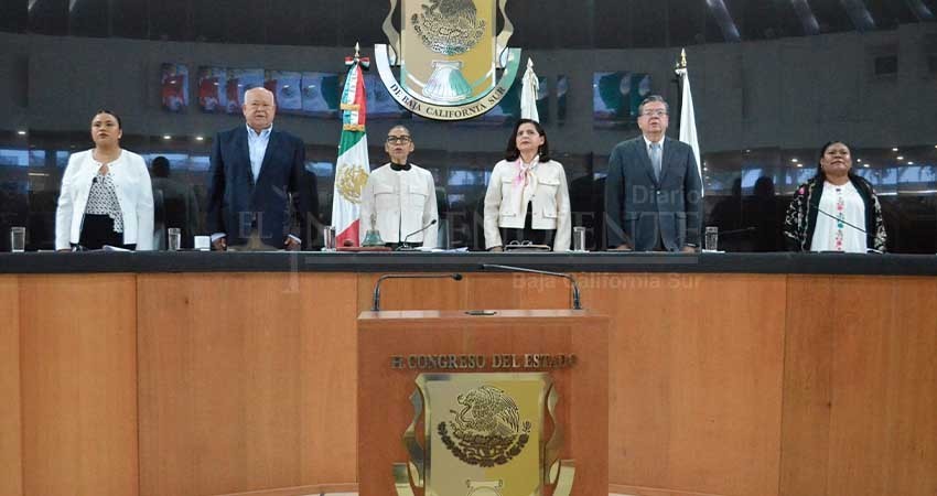 Poderes del estado conmemoran el 49 Aniversario de la Constitución de BCS