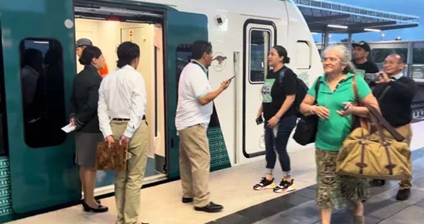 Pasajeros denuncian espera de más de ocho horas tras falla en Tren Maya