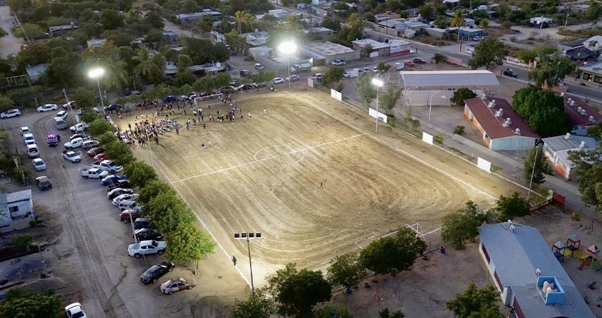 Rehabilita Ayuntamiento de La Paz campo deportivo en Calafia