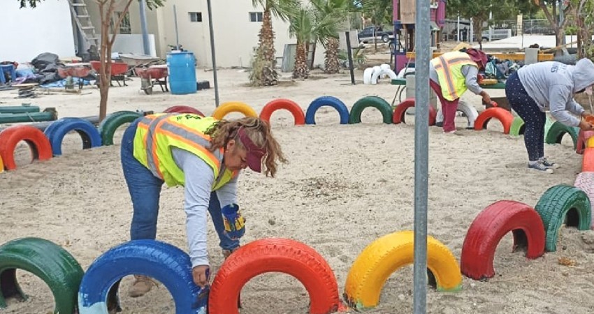Avanza la rehabilitación del parque en El Cardonal
