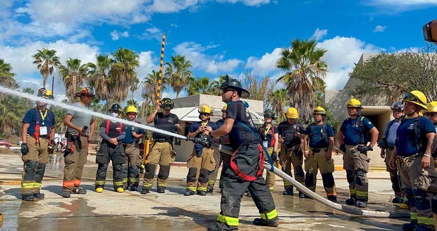 300 bomberos de México son capacitados en Los Cabos