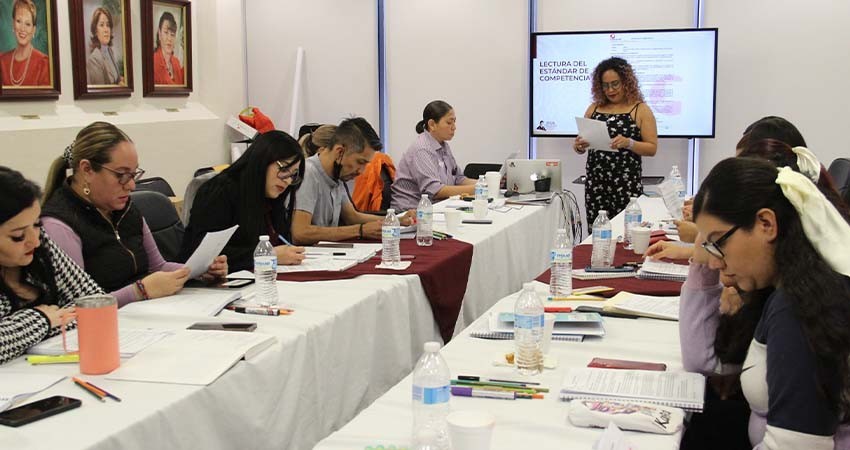 Fortalece SEDIF capacitación de sus servidores públicos