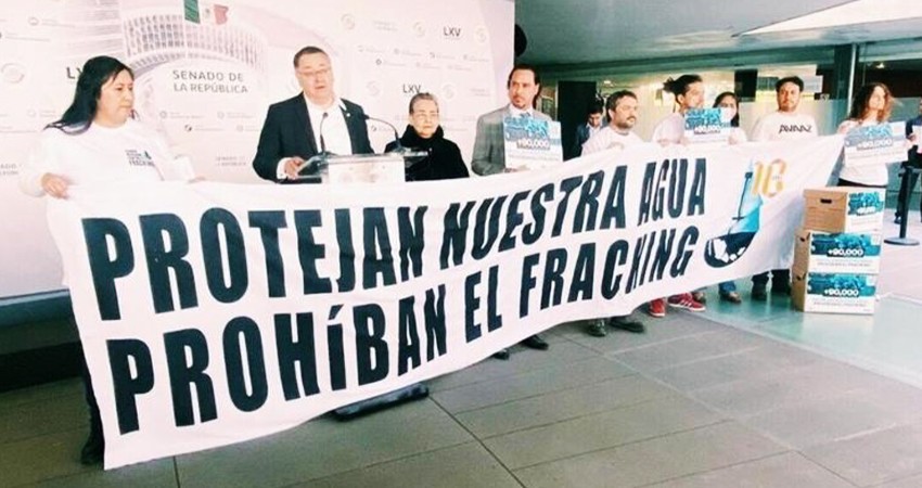 Entregan más de 90 mil firmas contra el fracking en México