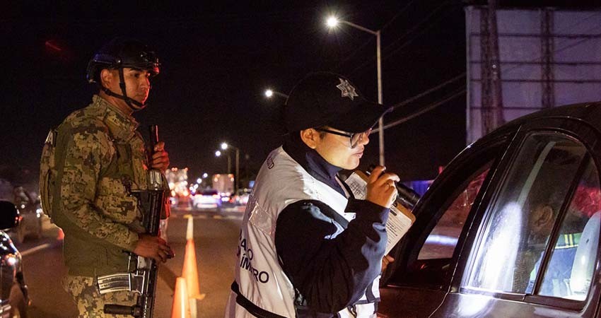 Infraccionan y retiran vehículo a 12 personas que manejaban en estado de ebriedad