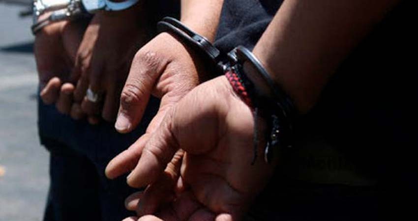 Vinculan a proceso a tres personas por delitos contra la salud y posesión de arma de fuego