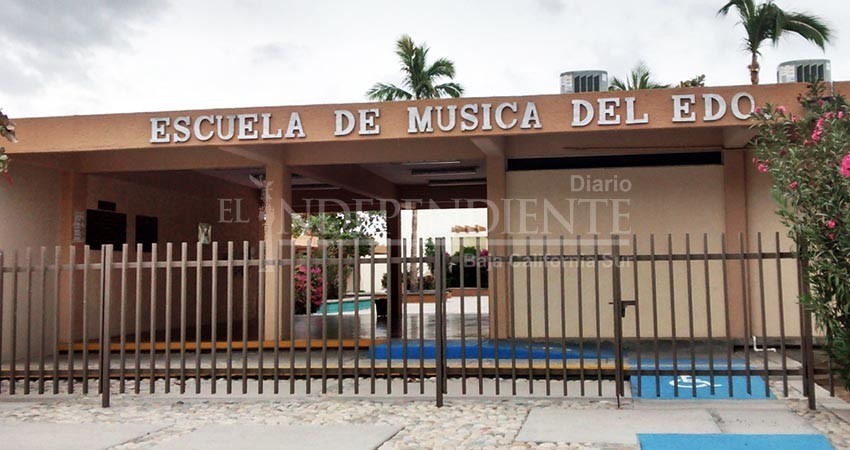 Por mala praxis, podrían destituir a la directora de la Escuela de Música del Estado