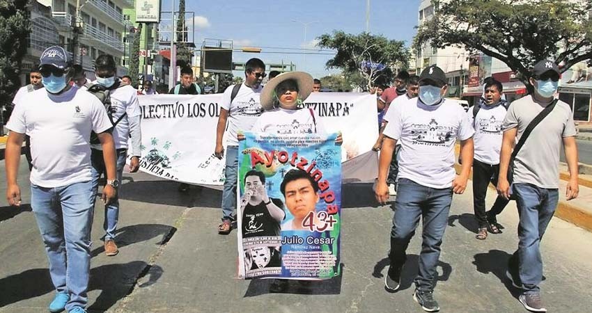 Sheinbaum promete continuar investigación sobre los 43 estudiantes de Ayotzinapa