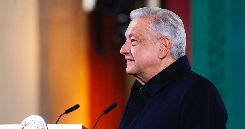 Advierte AMLO que no se cerrarán refinerías: “Intentarán entregar el petróleo y nuestros recursos a extranjeros”
