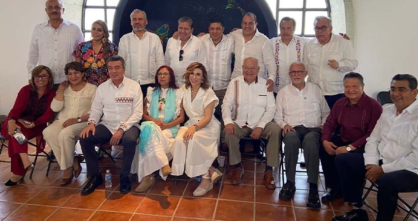 Asiste gobernador de BCS a conmemoración del natalicio de Benito Juárez en Guelatao, Oaxaca