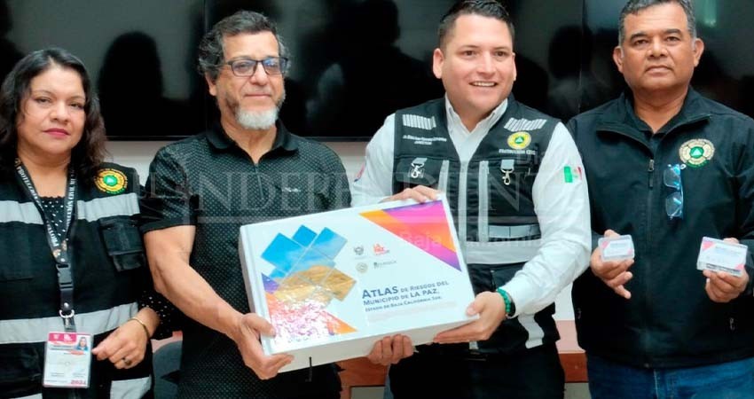 Entrega UNAM Atlas de Riesgo a Protección Civil de La Paz