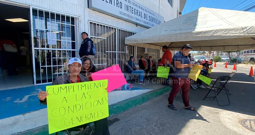 En Los Cabos también se manifestó la base sindical de trabajadores del Estado, por una mejora en sus sueldos