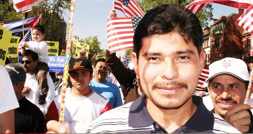 Latinos en EU siguen enfrentando estereotipos y barreras laborales: estudio