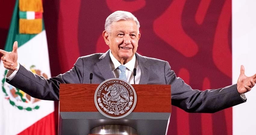 AMLO celebra aplazamiento de discusión sobre Afores en Cámara de Diputados