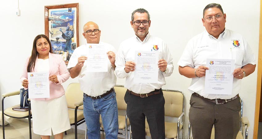 Entregan nombramientos de Asesores Jurídicos del Congreso de BCS