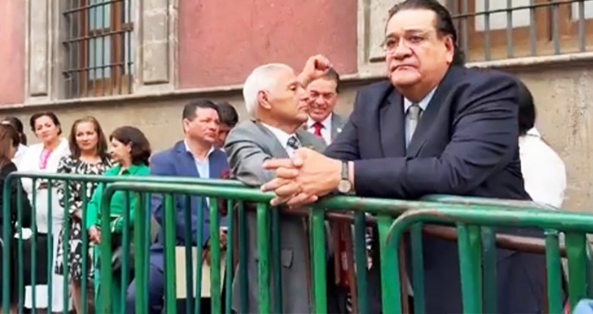 Legisladores de Morena-PT-PVEM se reúnen con AMLO en Palacio Nacional