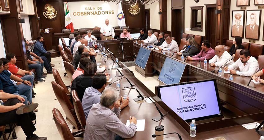 ¡A paro indefinido! . Trabajadores de la educación rechazan propuesta de Castro Cosío