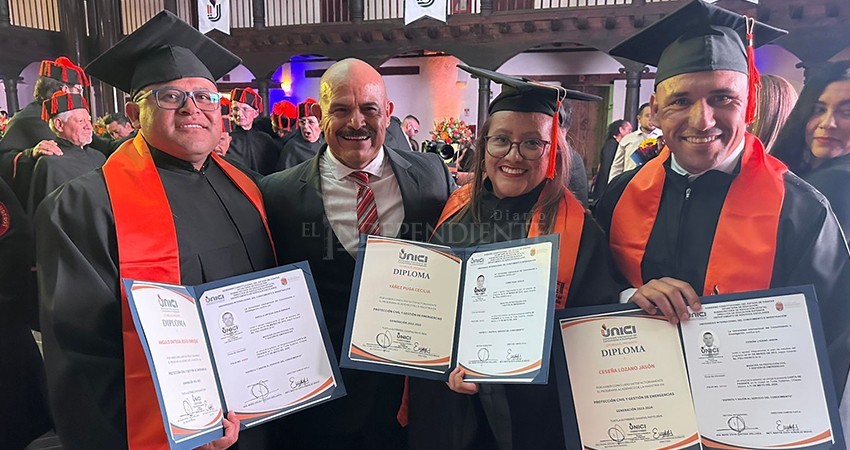 Bomberos de Cabo San Lucas se gradúan como maestros en "Gestión de emergencias"