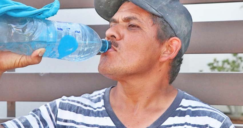 Llama Salud Estatal a tomar precauciones por las altas temperaturas