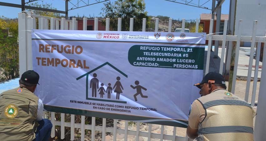 Instala Protección Civil Municipal lonas en los refugios temporales de La Paz